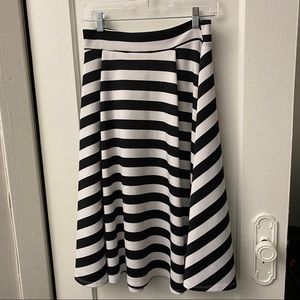 Vintage-Inspired Black White Striped A-Line Skirt Sz L
